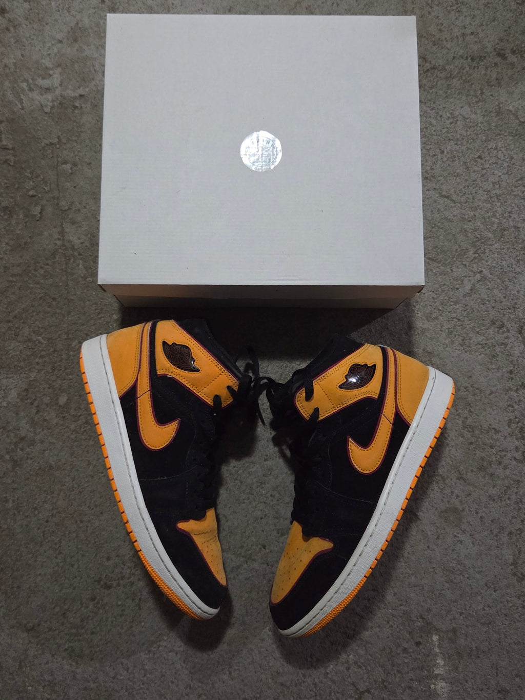 Jordan 1 Mid
