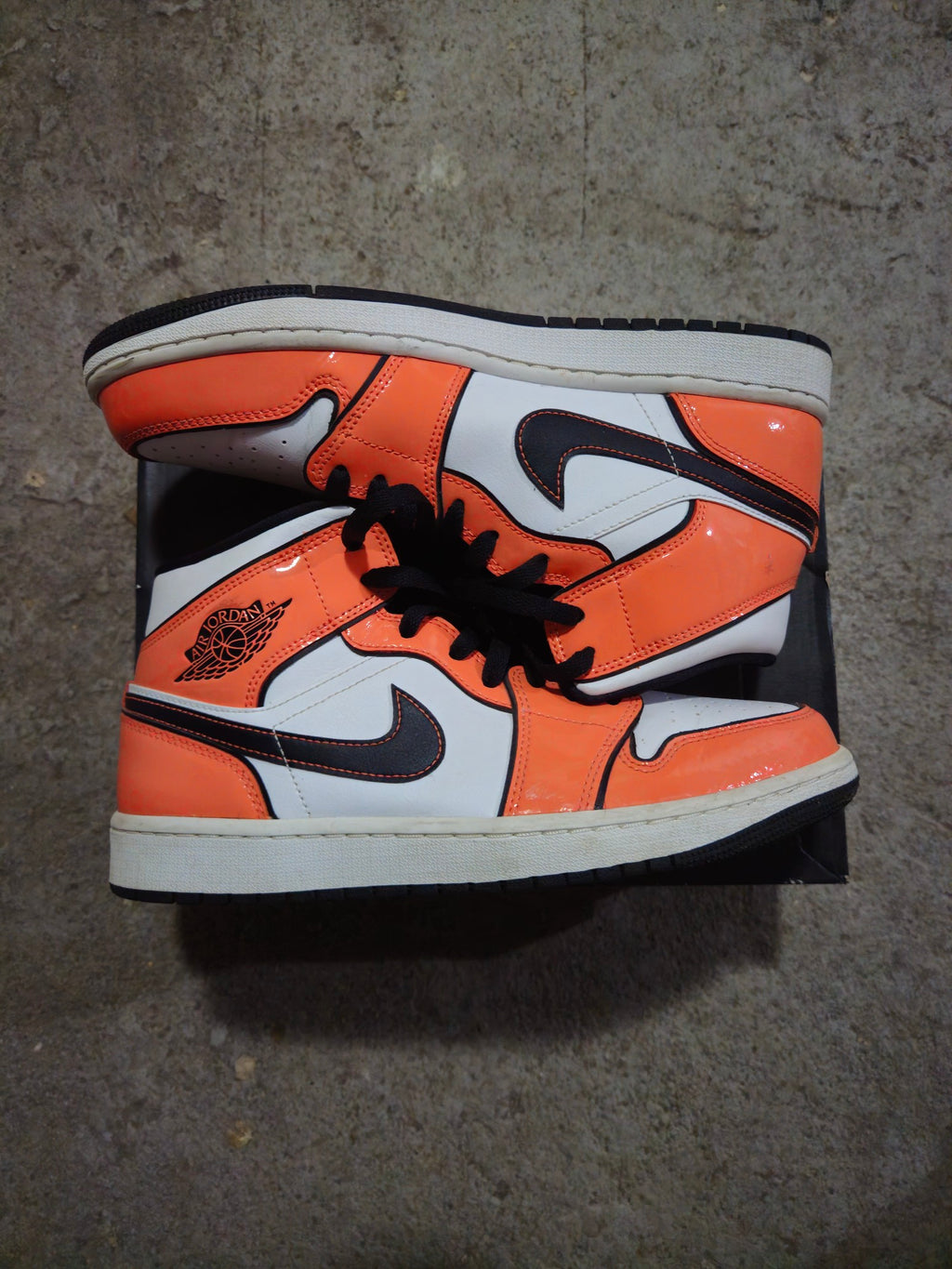 Jordan 1 Mid