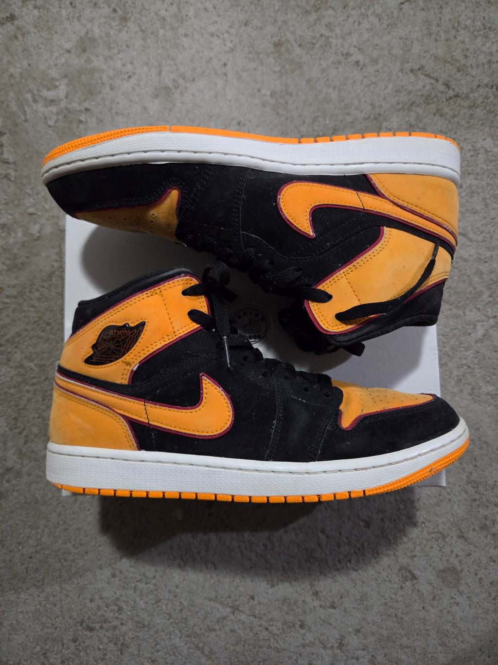 Jordan 1 Mid