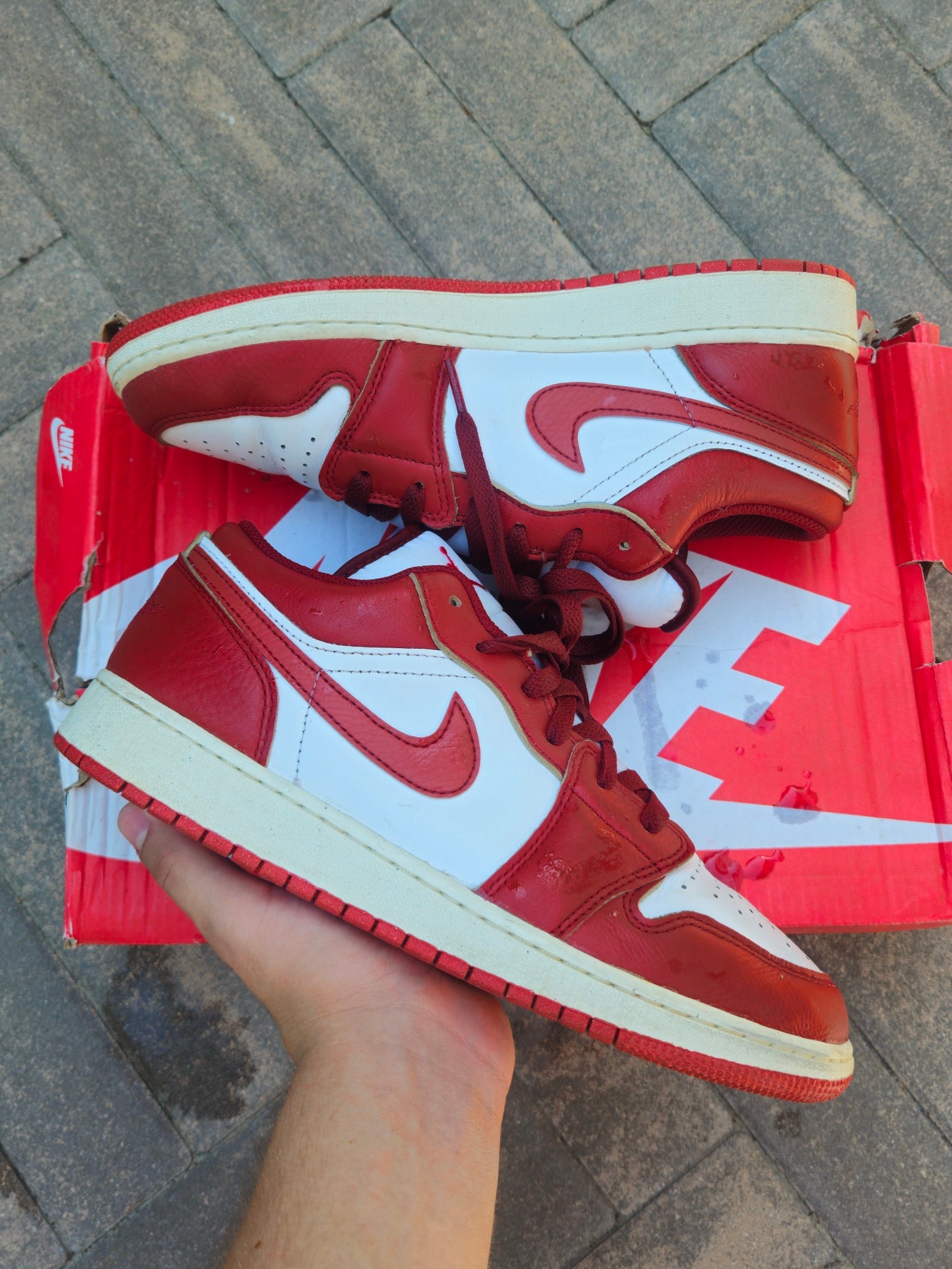 Jordan 1 Low Piros