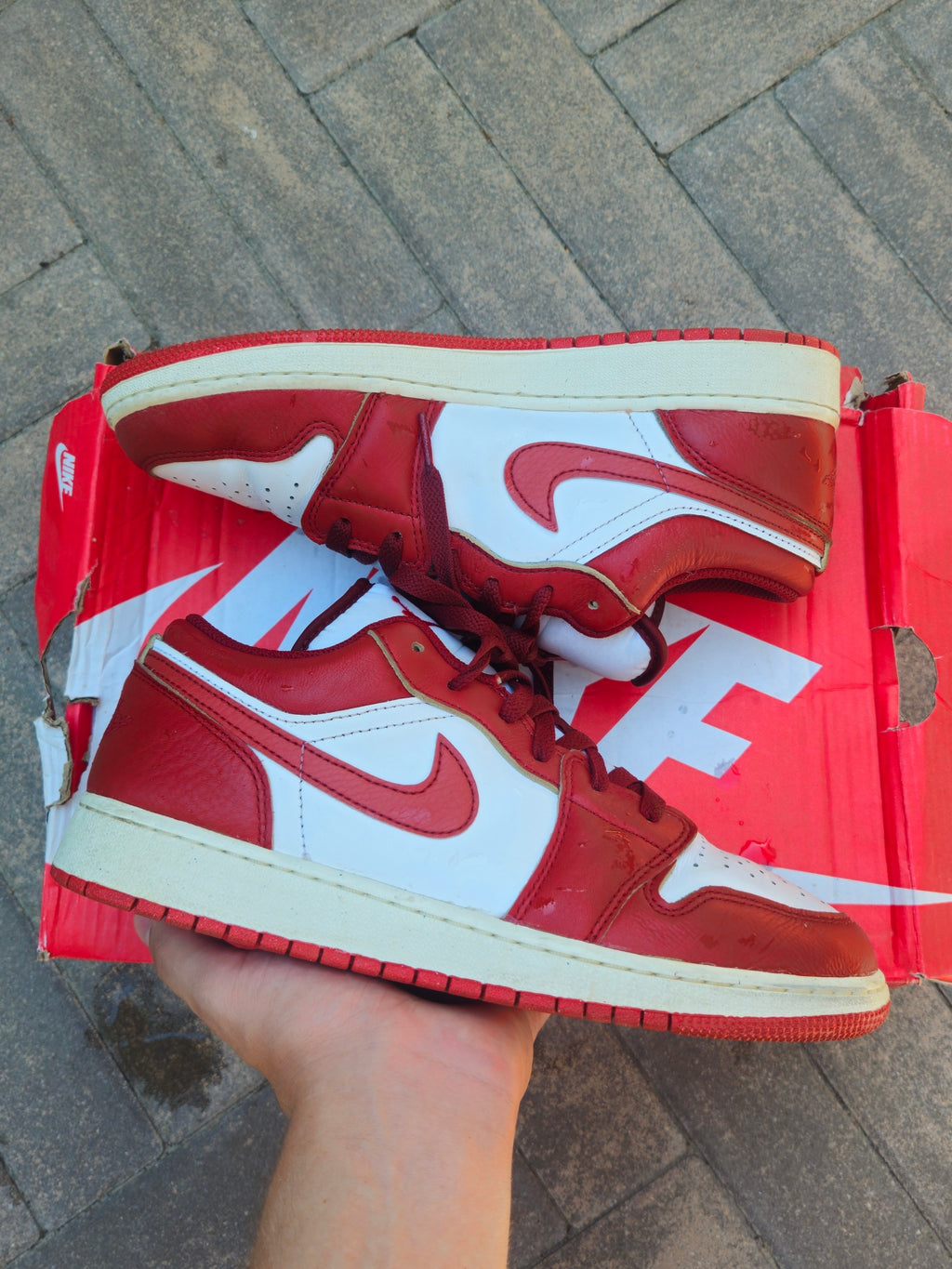 Jordan 1 Low Piros