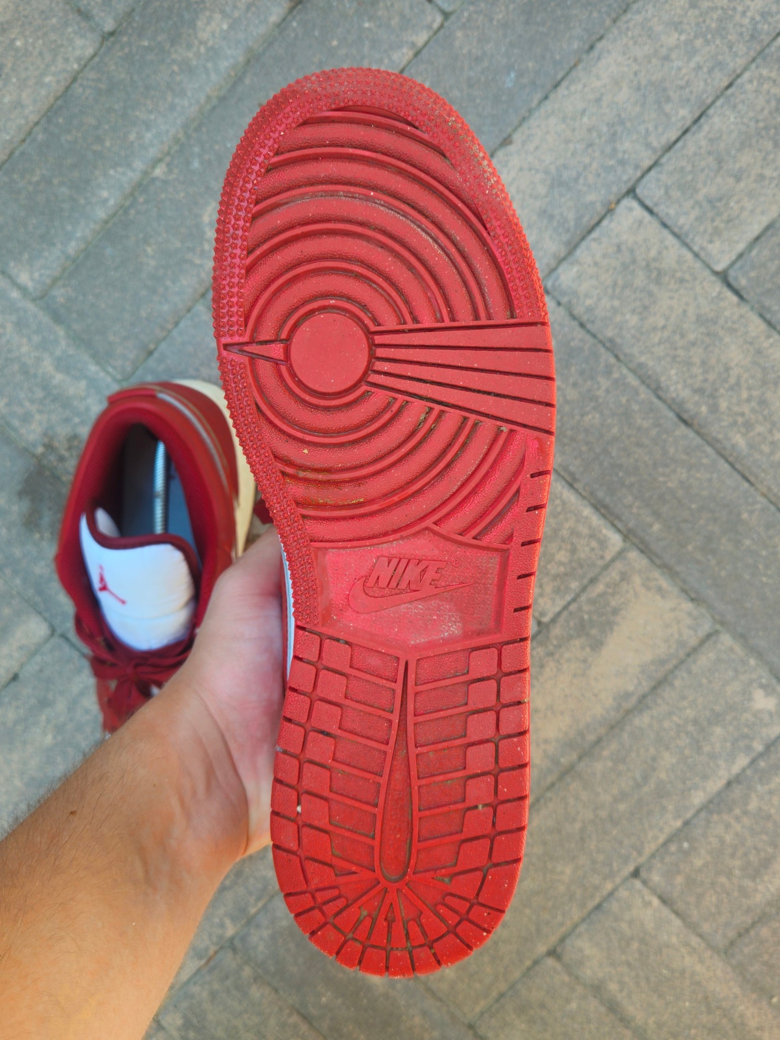 Jordan 1 Low Piros