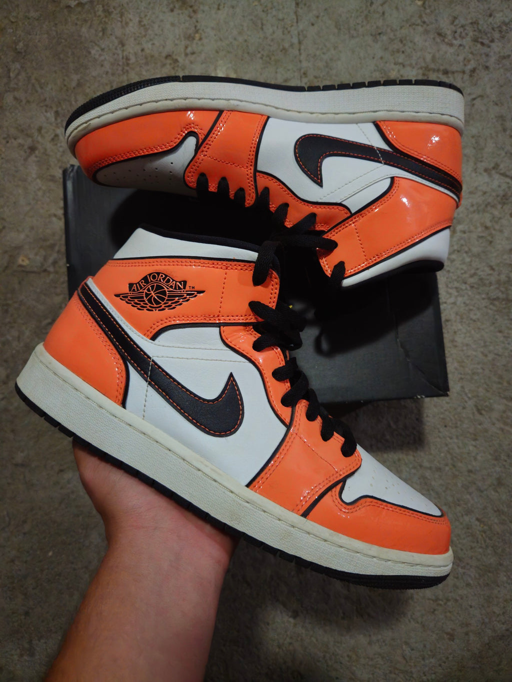 Jordan 1 Mid