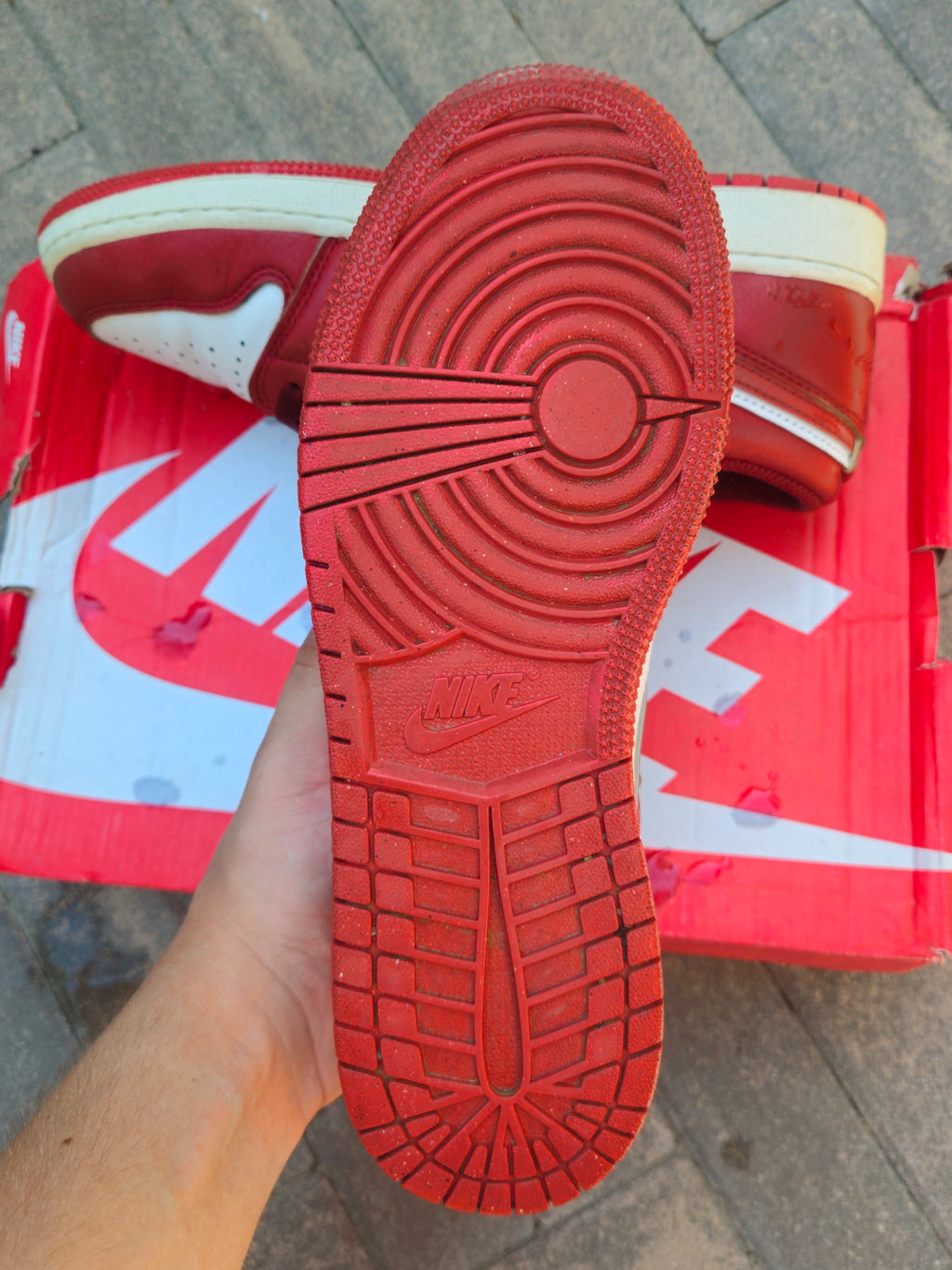 Jordan 1 Low Piros