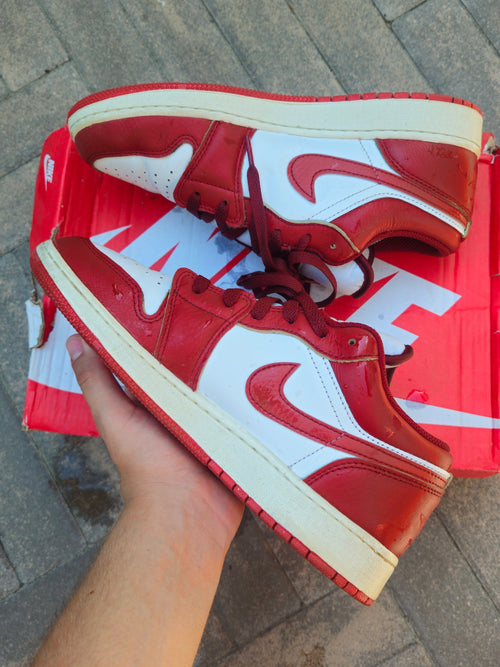 Jordan 1 Low Piros