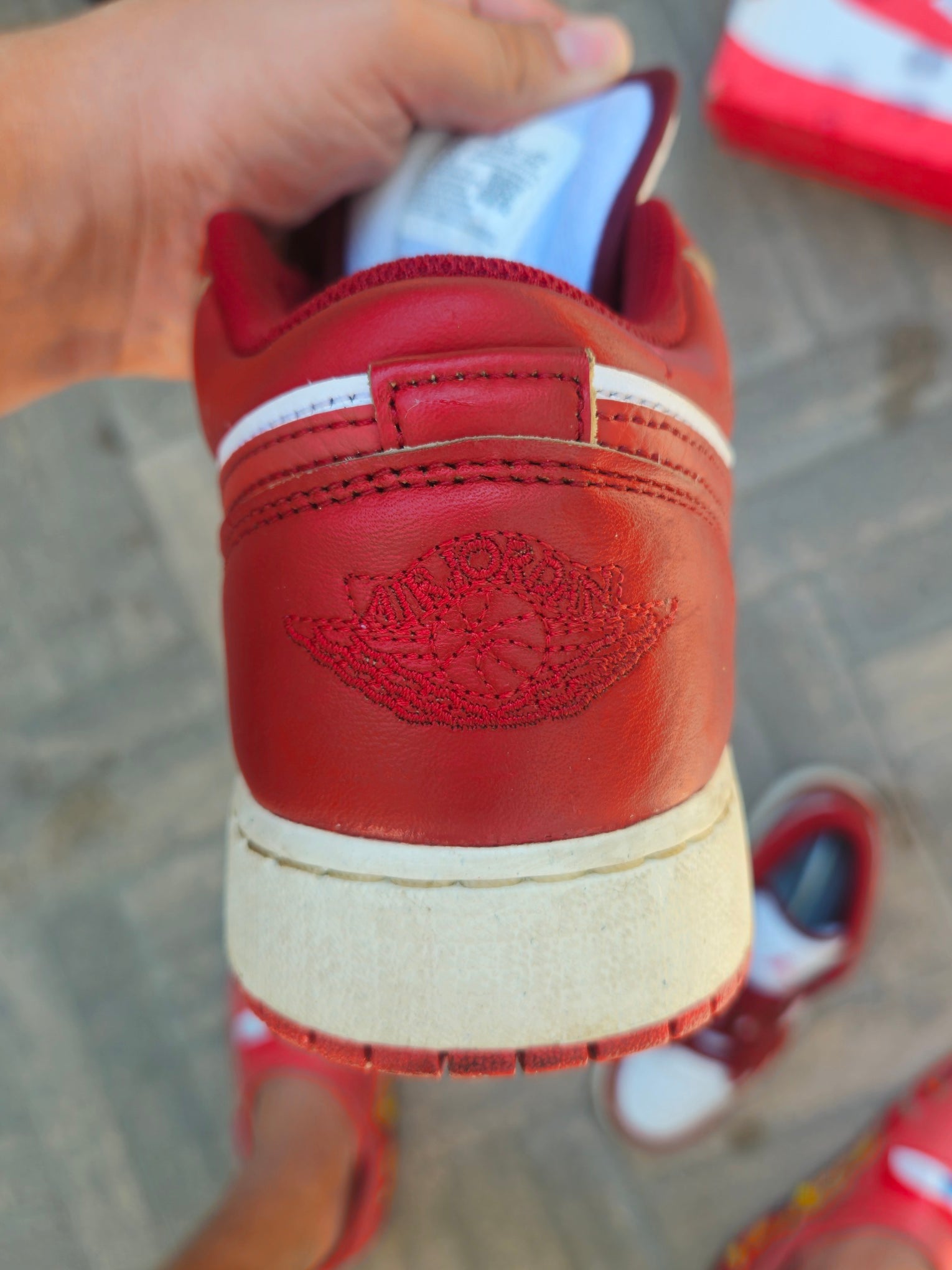 Jordan 1 Low Piros