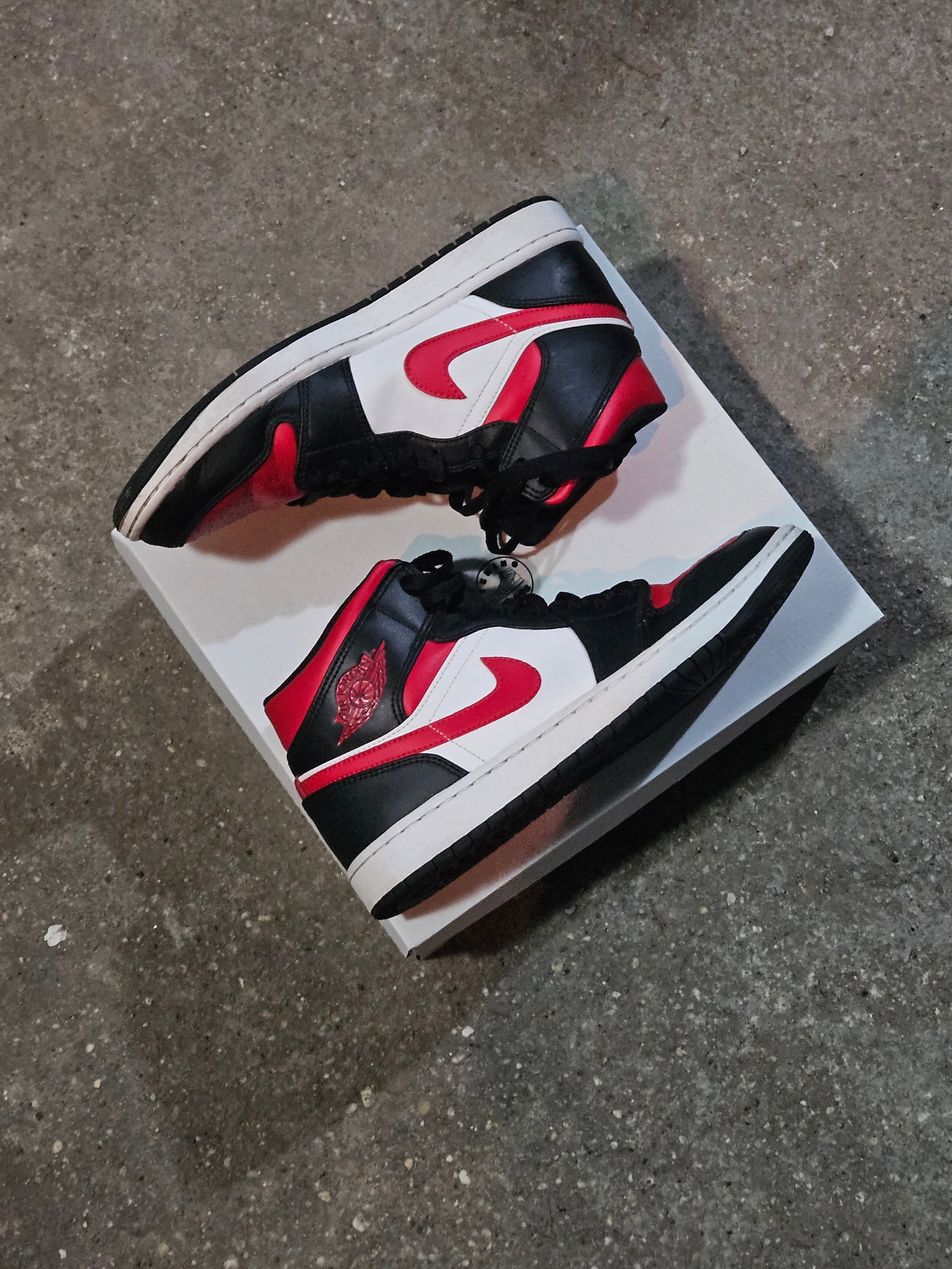 Jordan 1 Mid