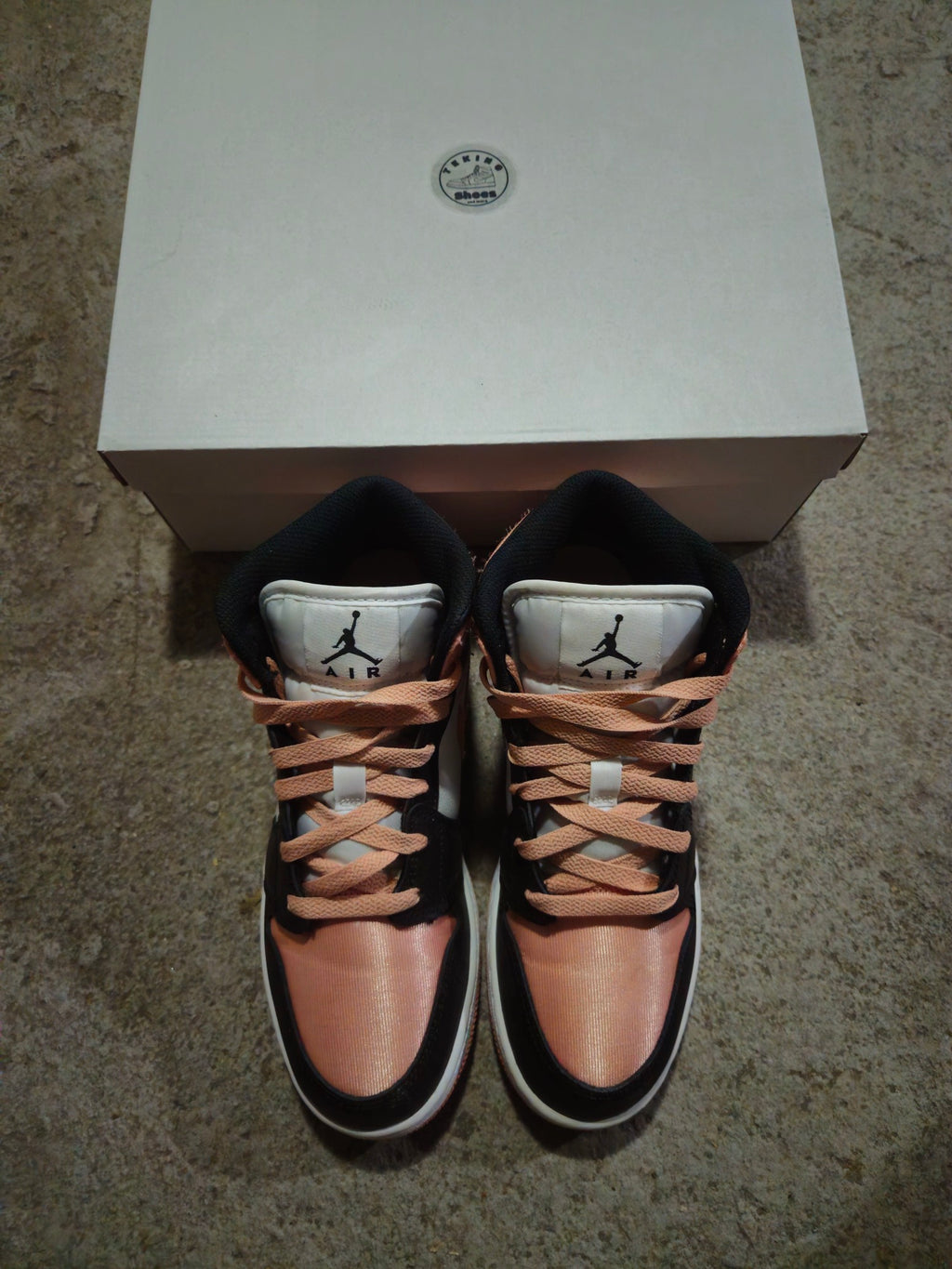 Nike Air Jordan 1 Mid Pink