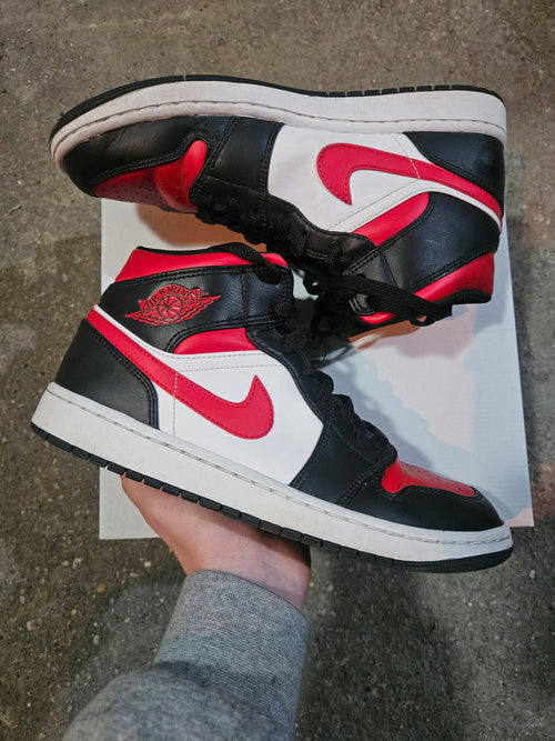 Jordan 1 Mid