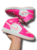 Jordan 1 Mid Pink