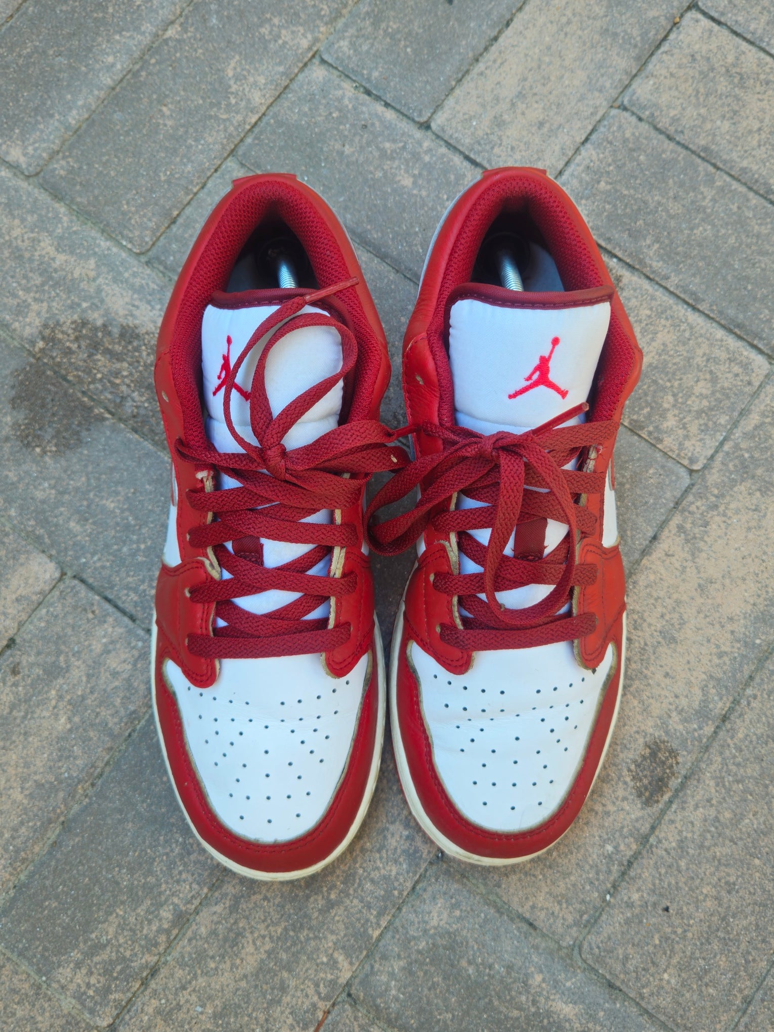 Jordan 1 Low Piros