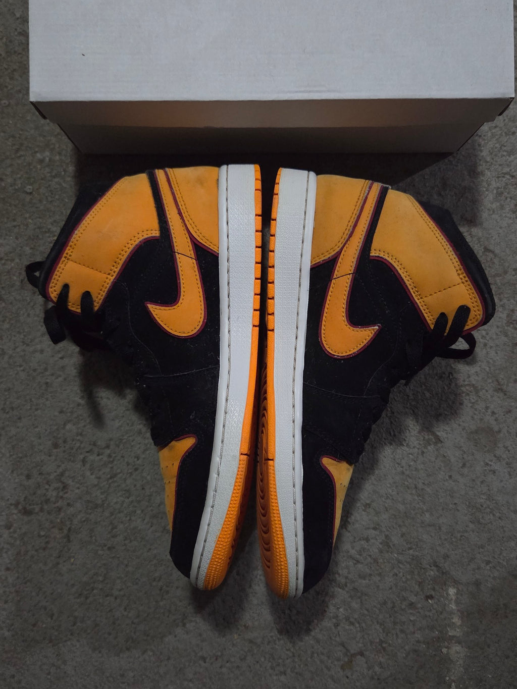 Jordan 1 Mid